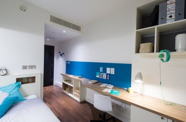Bronze En Suite, Spring Mews, Tinworth Street, Vauxhall, London - Image 2